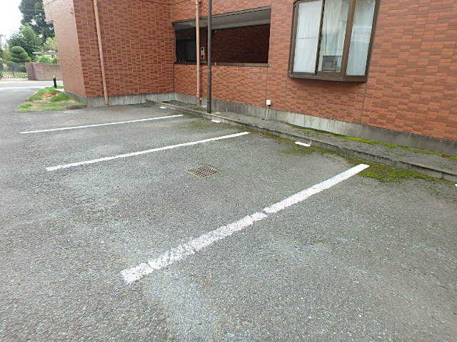 駐車場　駐車場完備