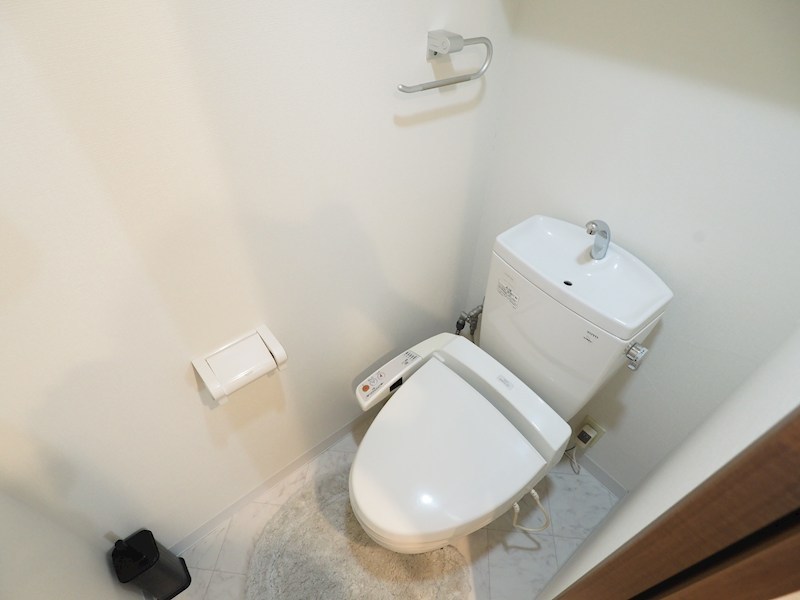 トイレ　ウォシュレット付きトイレです。