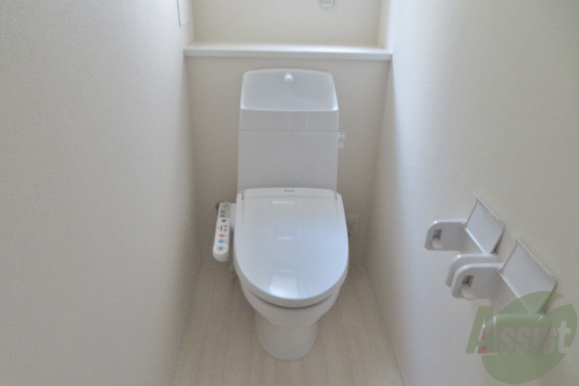 トイレ　トイレは、嬉しいウォシュレット付きです。
