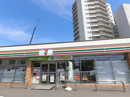 コンビニ　セブンイレブン札幌厚別中央3条店（コンビニ）まで412m