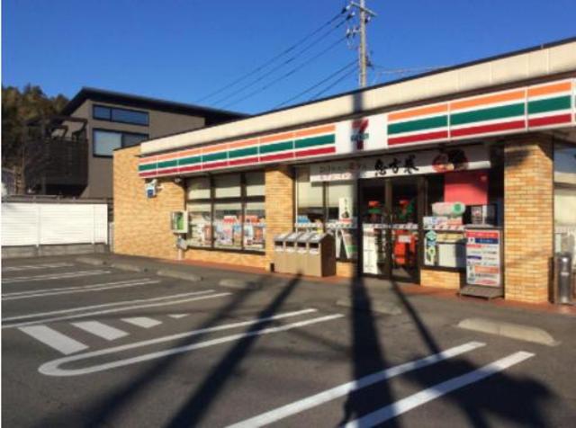 コンビニ　セブンイレブン横浜恩田町店（コンビニ）まで1027m