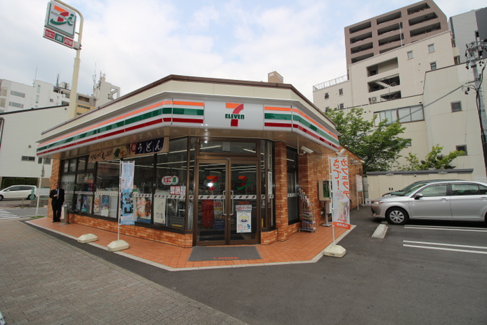 コンビニ　セブンイレブン泉2丁目店（コンビニ）まで220m