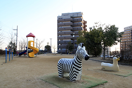 公園　桜ケ丘町公園（公園）まで593m