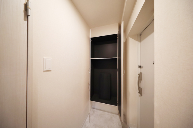 玄関　※別部屋参考写真です。