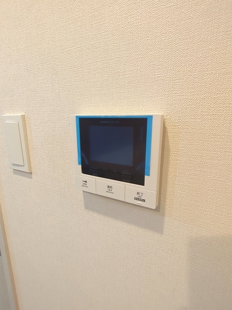 セキュリティ　ＴＶモニタ付ドアホン※別部屋参考写真です。
