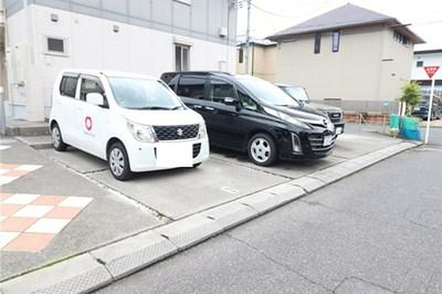 駐車場　駐車場