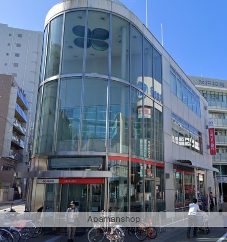 銀行　（株）三菱ＵＦＪ銀行／塚口支店（銀行）まで383m