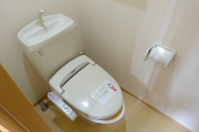 トイレ　温水洗浄暖房便座