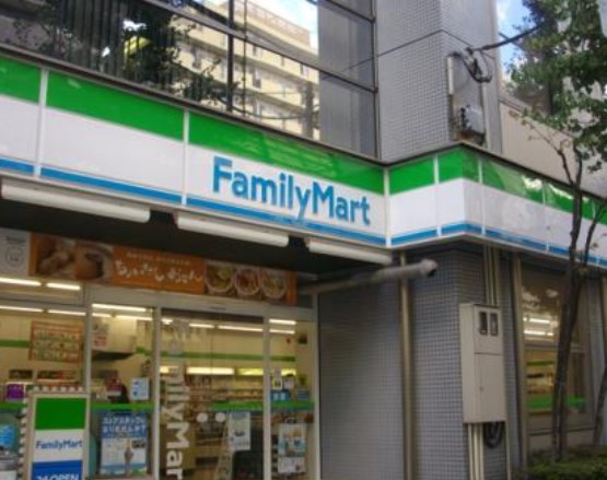 コンビニ　ファミリーマート 江戸川橋駅西店（コンビニ）まで886m