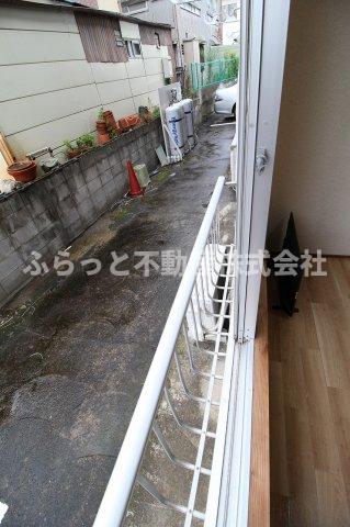 バルコニー　外からの目が気にならないバルコニーで洗濯物が干せます
