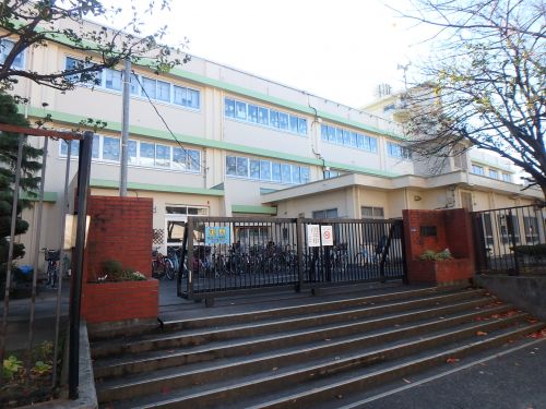 小学校　川崎市立坂戸小学校（小学校）まで726m