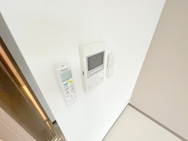 セキュリティ　TVモニターホンで来客が誰か確認してから開けて下さいね
