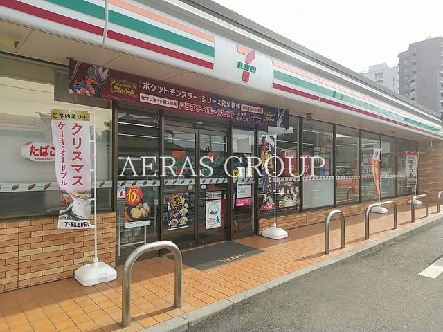 コンビニ　セブンイレブン東松戸駅前店（コンビニ）まで216m