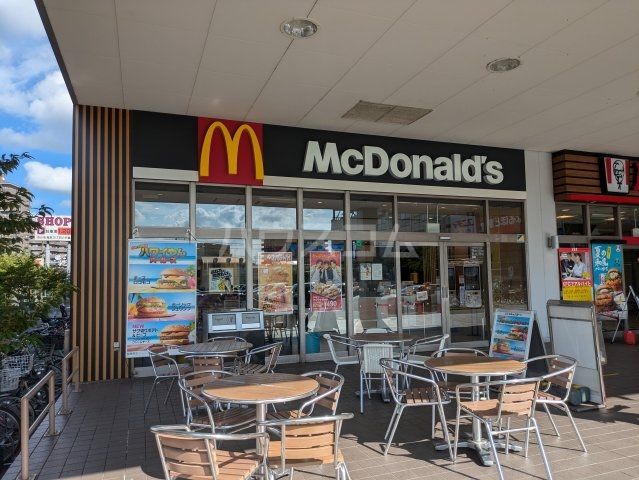 飲食店　マクドナルド 市川ショップス店（飲食店）まで392m