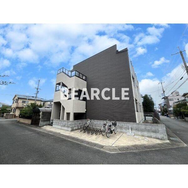 建物外観　こちら、外観パースです