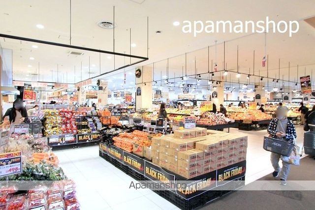 スーパー　イオンモール食品売場（スーパー）まで150m