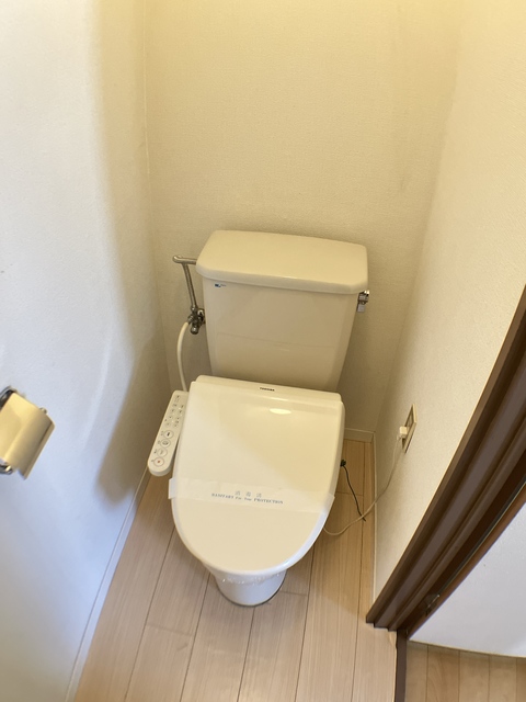 トイレ　※別のお部屋の参考画像です。現況優先。