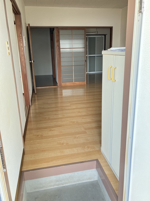 玄関　※別のお部屋の参考画像です。現況優先。