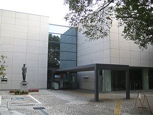 図書館　浜松市立引佐図書館（図書館）まで531m