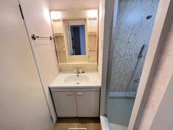 洗面設備　※同物件内の別のお部屋の写真になります