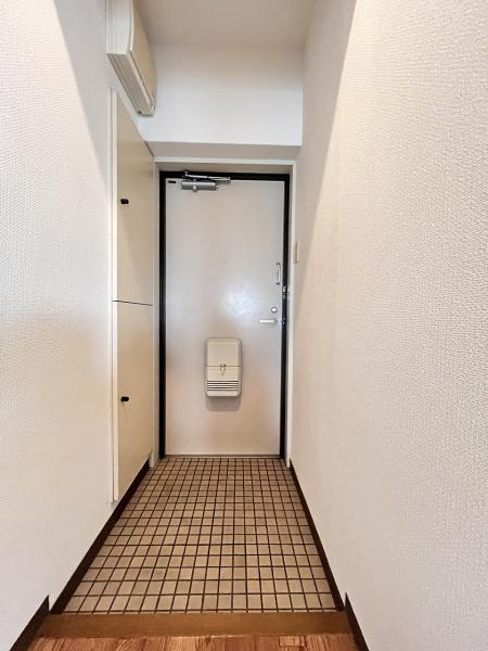 玄関　※同物件内の別のお部屋の写真になります