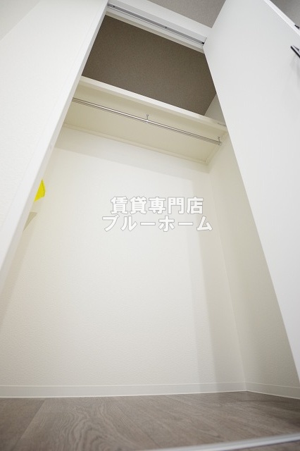収納　ハンガーパイプ付きのクローゼット！