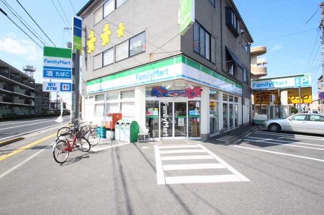 コンビニ　ファミリーマート　西旭町店（コンビニ）まで400m