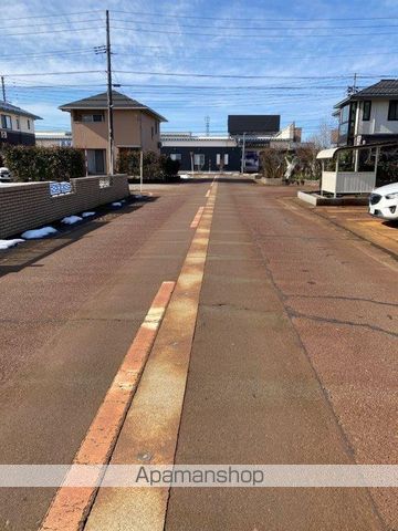 その他　前面道路（その他）まで0m