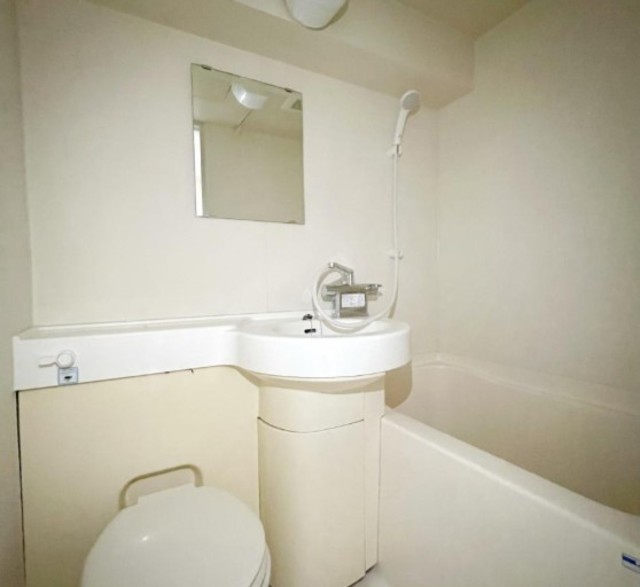 バス・シャワールーム　別部屋参考写真