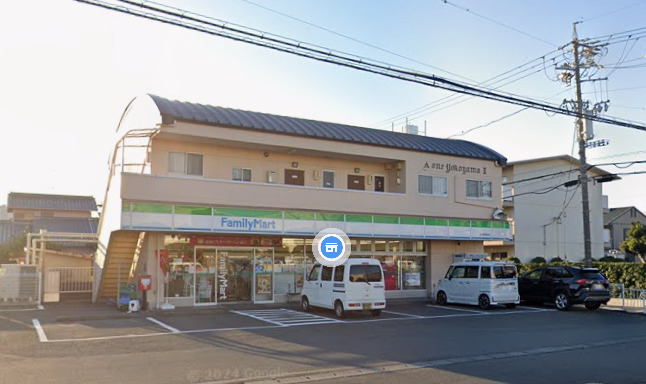 コンビニ　ファミリーマート焼津柳新屋店（コンビニ）まで739m
