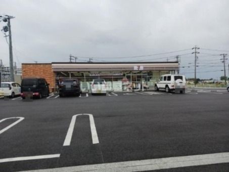 コンビニ　セブンイレブン豊川大崎店（コンビニ）まで213m