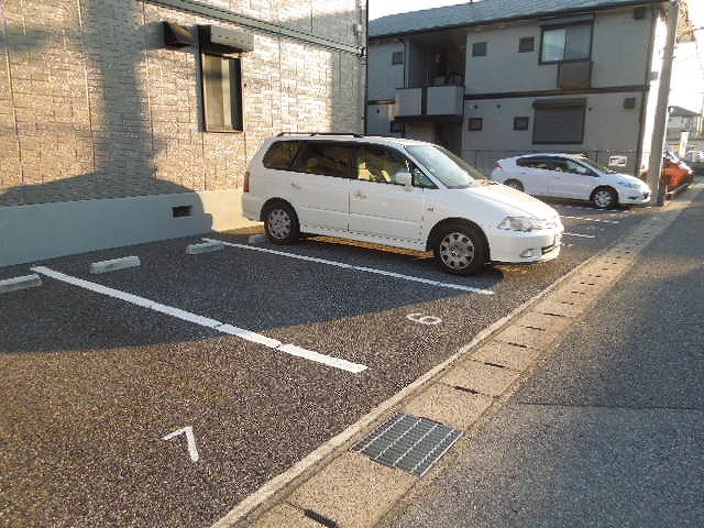 駐車場　駐車場