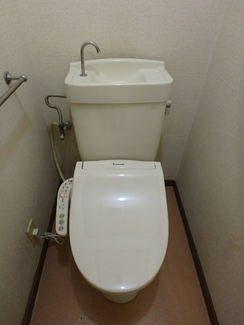 トイレ　シャワートイレ完備