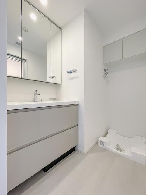 洗面設備　※写真は同タイプ住戸です。