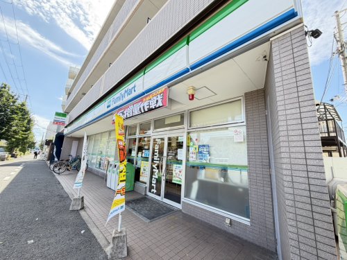 コンビニ　ファミリーマート吹田内本町店（コンビニ）まで720m