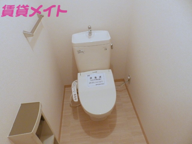 トイレ　同型参考写真です