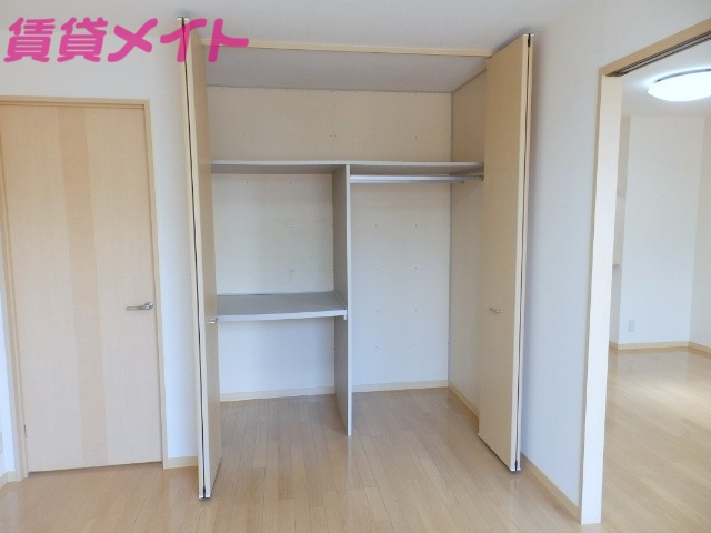 収納　同型参考写真です