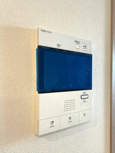 セキュリティ　突然の来客にも安心モニター付きインターホン完備物件♪
