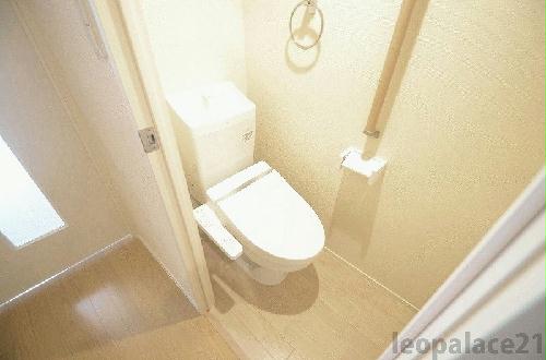 トイレ　同タイプモデル写真です