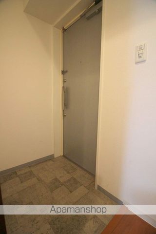 地下鉄四つ橋線 四ツ橋駅 徒歩10分 12階建 築20年の玄関写真