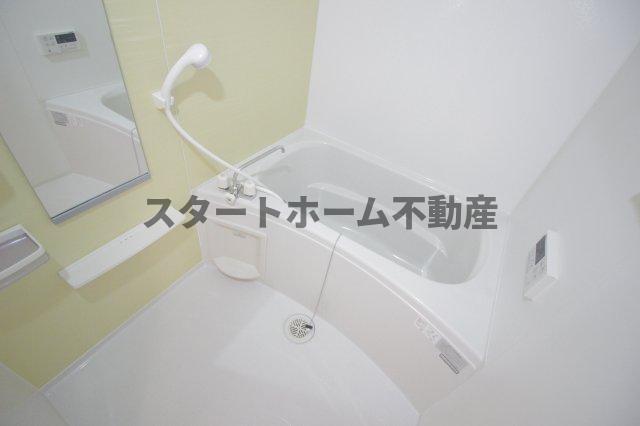 バス・シャワールーム　ゆったり過ごせるお風呂です