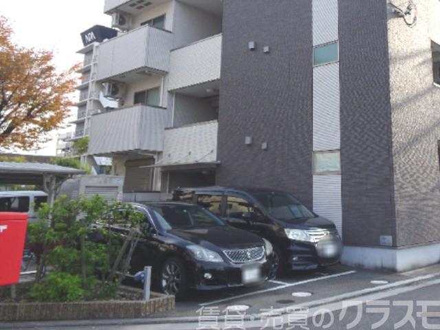 駐車場　敷地内駐車場