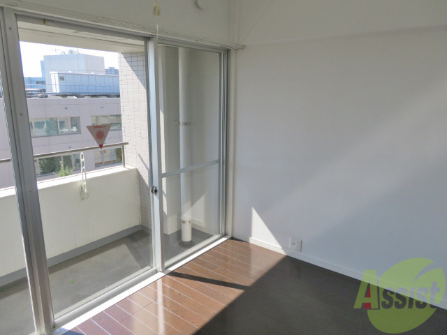 その他部屋・スペース　リビングと寝室は同じお部屋になります。お好きな場所にどうぞ。