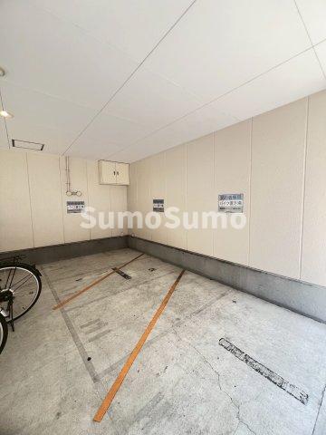 駐車場　駐車場があるので、車を買う予定の方も安心です