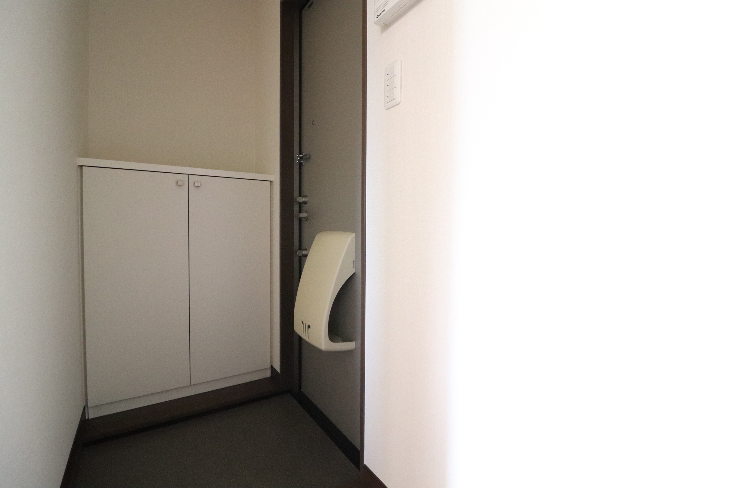 玄関　玄関にはシューズboxあり♪