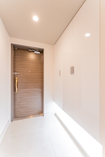 玄関　※写真は同タイプ住戸です。