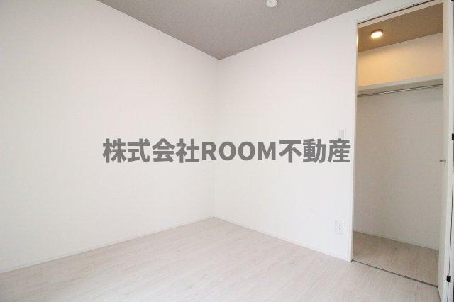 トイレ　明るい洋室です
