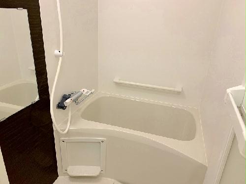 バス・シャワールーム　カラーパネル使用