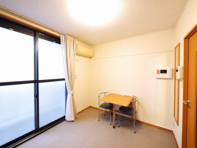 その他部屋・スペース　落ち着いて過ごせるお部屋なので、寝室にいかがでしょうか