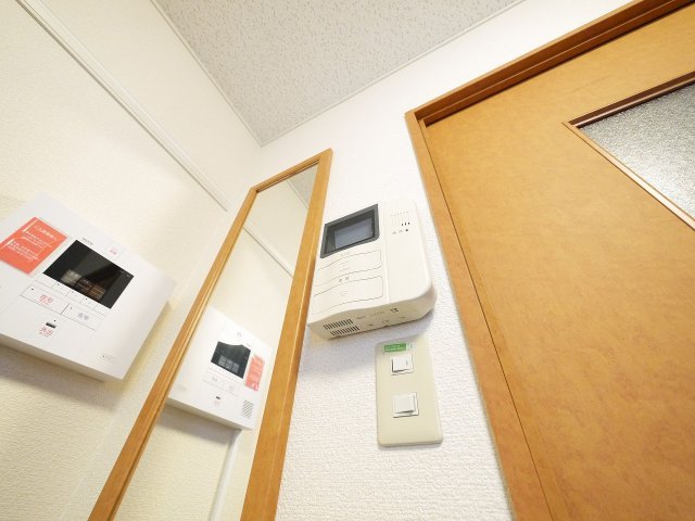 セキュリティ　モニター付きインターホンもございます。